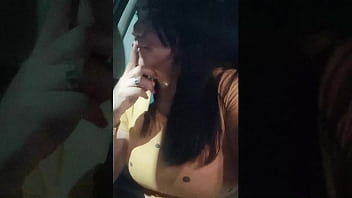 Putinha da tirei leite da fonte quente no carro de um estranho