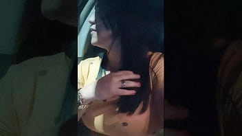 Putinha da tirei leite da fonte quente no carro de um estranho