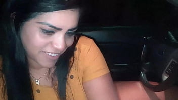 Putinha da tirei leite da fonte quente no carro de um estranho