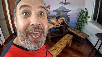 Ele não dá paz para ninguém nem quando estão fudendo Ele não dá paz para ninguém nem quando estão fudendo