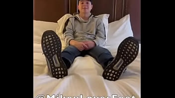 Foot tease video by twinkdomtx is up on the all orders over $99 get 20% off now until june 22nd so get it n