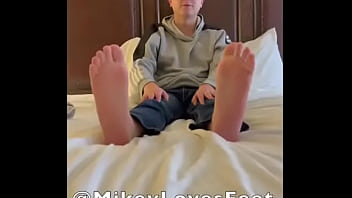 Foot tease video by twinkdomtx is up on the all orders over $99 get 20% off now until june 22nd so get it n