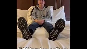 Foot tease video by twinkdomtx is up on the all orders over $99 get 20% off now until june 22nd so get it n