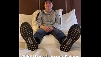 Foot tease video by twinkdomtx is up on the all orders over $99 get 20% off now until june 22nd so get it n