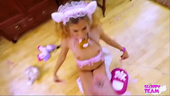 Cumshot cum play cum licking on her knees pretty face Cumshot cum play cum licking on her knees pretty face