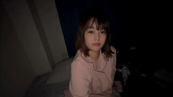 パジャマ姿の彼女が僕の寝床にきて、えっちしたい…って可愛い小声で言ってきて激しいピストンでイカせてあげました。 パジャマ姿の彼女が僕の寝床にきて、えっちしたい…って可愛い小声で言ってきて激しいピストンでイカせてあげました。