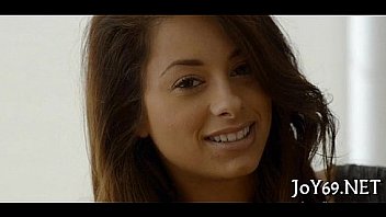 Babe in an gripping solo action