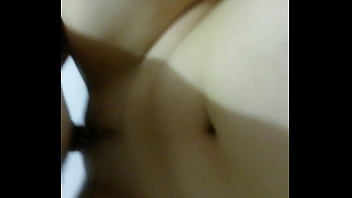 Enchendo a namorada de poha