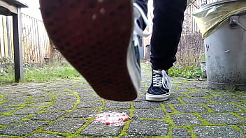 Vans squaches strawberries