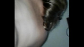 A ella le gusta metérsela toda y pide más