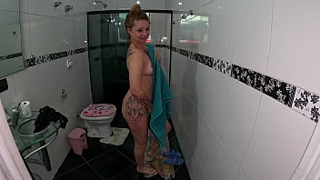 Lidi ferrari levou a amiga para aprontar na mansão agora ela vai ter que liberar o cú cigana fortuna