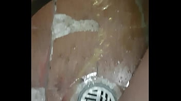 Uma mijada em sequência de gozada