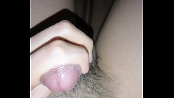 Masturbándome mientras no hay nadie en casa