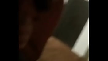 El primo llegando de viaje