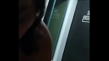 El primo llegando de viaje