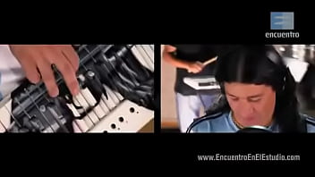 Damas gratis no lo dejan salir porque mujer lo tiene con la correa