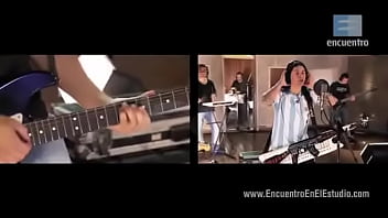 Damas gratis no lo dejan salir porque mujer lo tiene con la correa