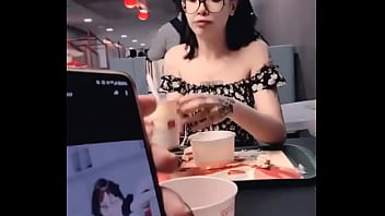 Me levaria pra comer um mc lanche feliz