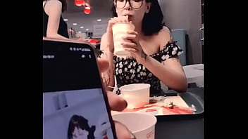 Me levaria pra comer um mc lanche feliz