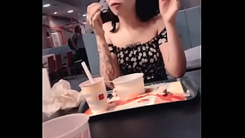 Me levaria pra comer um mc lanche feliz