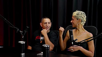 Começou com fotos sensuais ajudaram as pessoas nas enchentes ela gritou que ele iria namorar com ela natt paradise & raposão watch sheer red