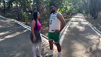 Fodendo a milf casada de novo completo no red