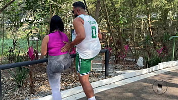 Fodendo a milf casada de novo completo no red