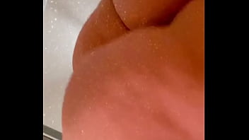 Juicy booty slut with perk tits