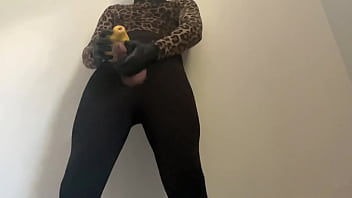 Me veja foder uma fruta mamão pela primeira vez gostei