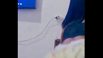 Novinha gostosa dançando funk