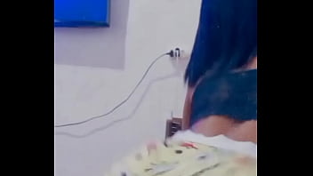 Novinha gostosa dançando funk