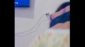 Novinha gostosa dançando funk