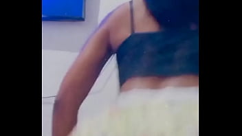 Novinha gostosa dançando funk