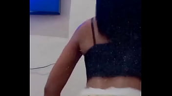 Novinha gostosa dançando funk