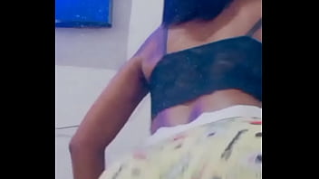 Novinha gostosa dançando funk