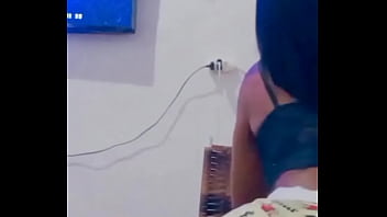 Novinha gostosa dançando funk