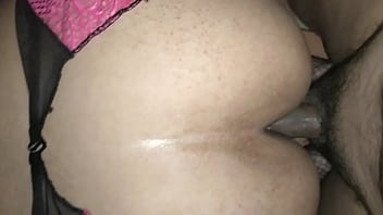 Mujer madura empinada recibiendo unas ricas metidas de verga