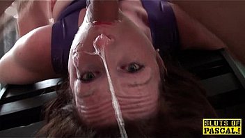 Brit femdom facefucked by maledom