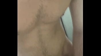 Garoto magro e com ou grande