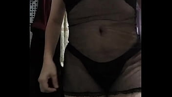 Priscillinha mostrando o quanto ficou ainda mais gostosa na sua nova roupa peitão bunda maravilhosa gostosa safada