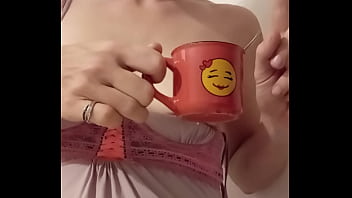 Bonjour mes coquins je vous offre le café