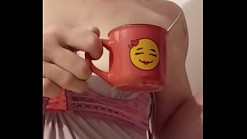 Bonjour mes coquins je vous offre le café