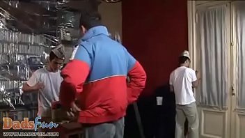 Jóvenes Pintores De Brocha Gorda Seducidos Por Su Jefe Final Cut thumbnail