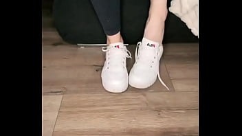 ️#feet #feetworld #fetisch girl creator #pinksocks #socksfetisch #soles #sweat