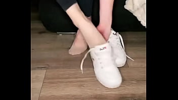 ️#feet #feetworld #fetisch girl creator #pinksocks #socksfetisch #soles #sweat