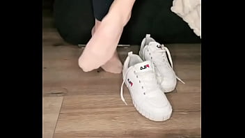 ️#feet #feetworld #fetisch girl creator #pinksocks #socksfetisch #soles #sweat