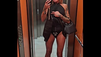 Qui veut ma culotte fetish que j'ai mis hier soir en soirée libertine faites