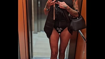 Qui veut ma culotte fetish que j'ai mis hier soir en soirée libertine faites