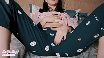 Homemade Closeup Masturbation With Vibrator To Orgasm Solo Girl Teen Tight Shaved Pussy Natural Body Cut Version thumbnail
