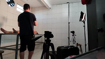 Gravação na enfermaria desativada de um hospital